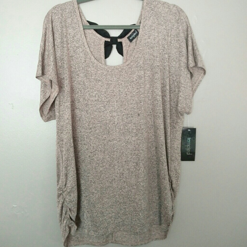 Size 2x light knit feeling top