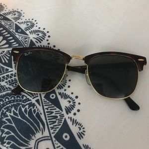 Ray-Ban clubmasters