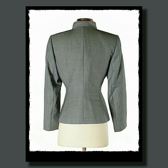 Tahari Classy Blazer - Picture 2 of 2