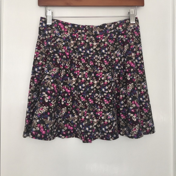 American Eagle Skirt - Picture 1 of 2