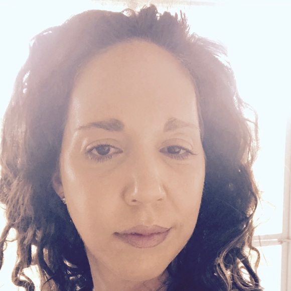 Meet your Posher, Jaye - Picture 2 of 8