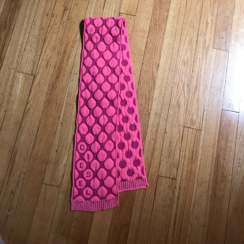 Diesel scarf