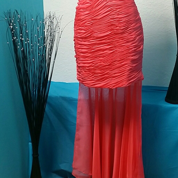 Dress - Picture 3 of 3