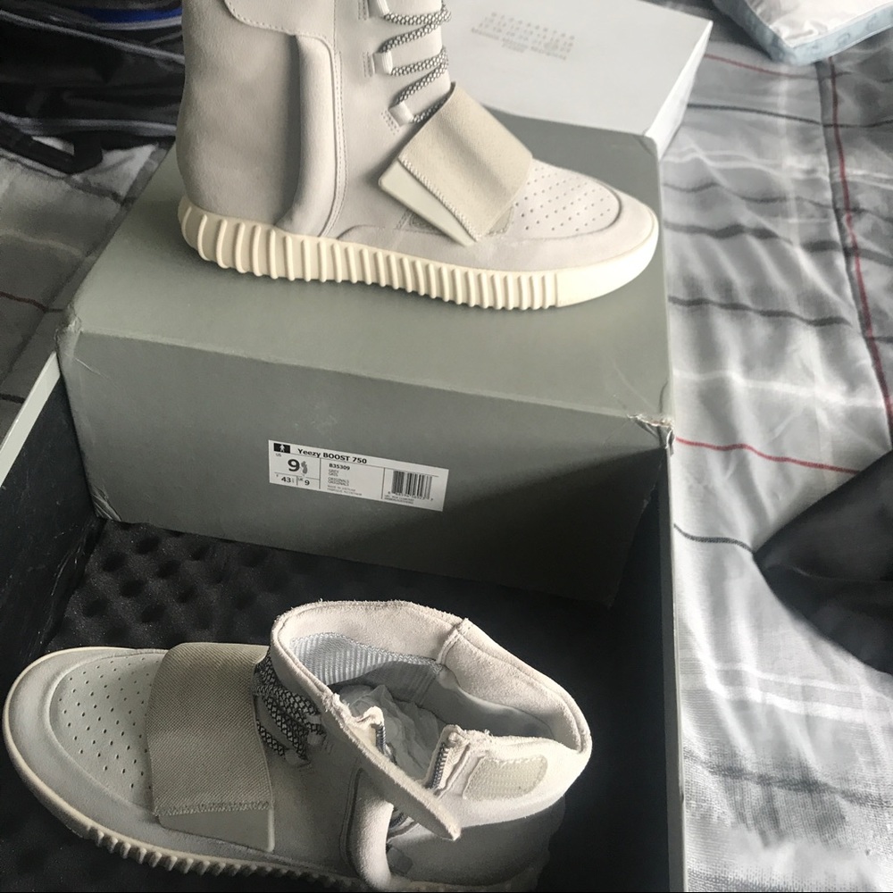 Yeezy boost 750