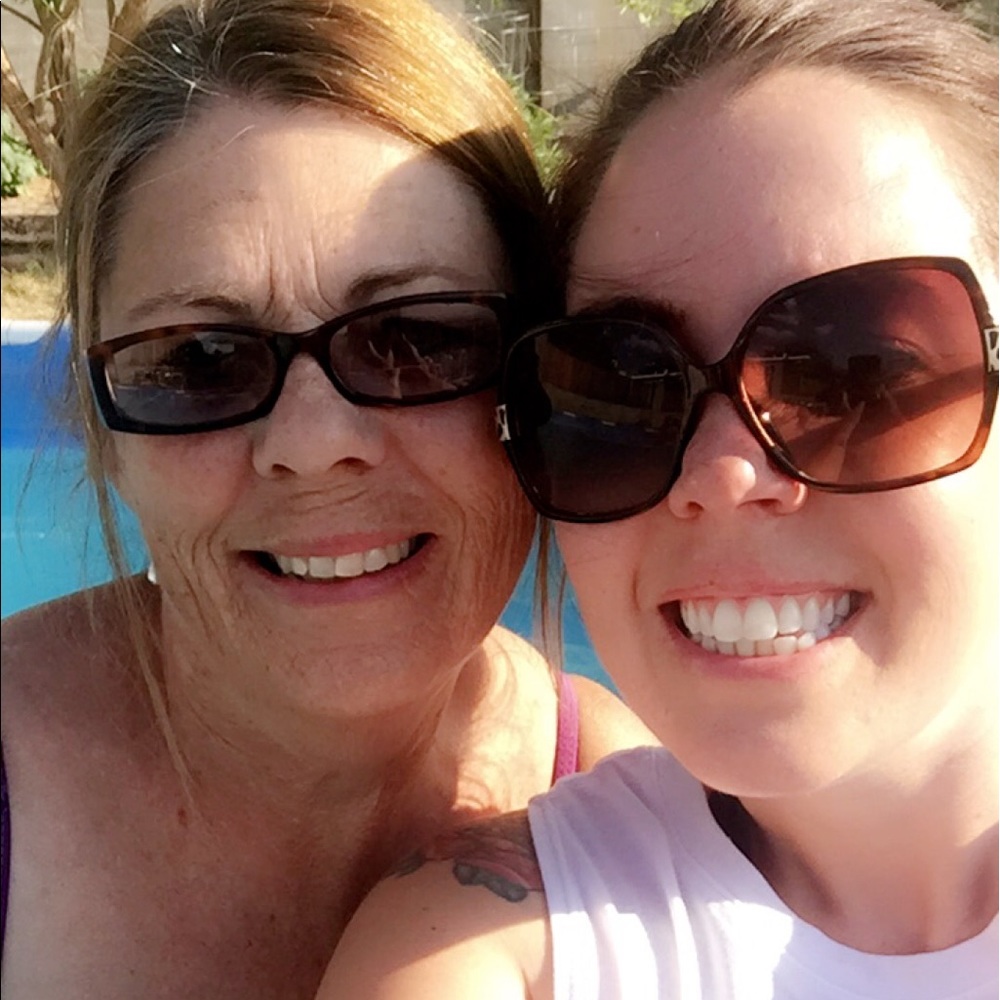 Meet your Posher, Leigh