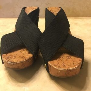 Ladies sz 6 Black Montego Bay wedge sandals