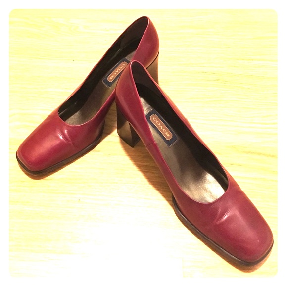 Burgundy Leather Coach pumps w/ block heel - Picture 1 of 5