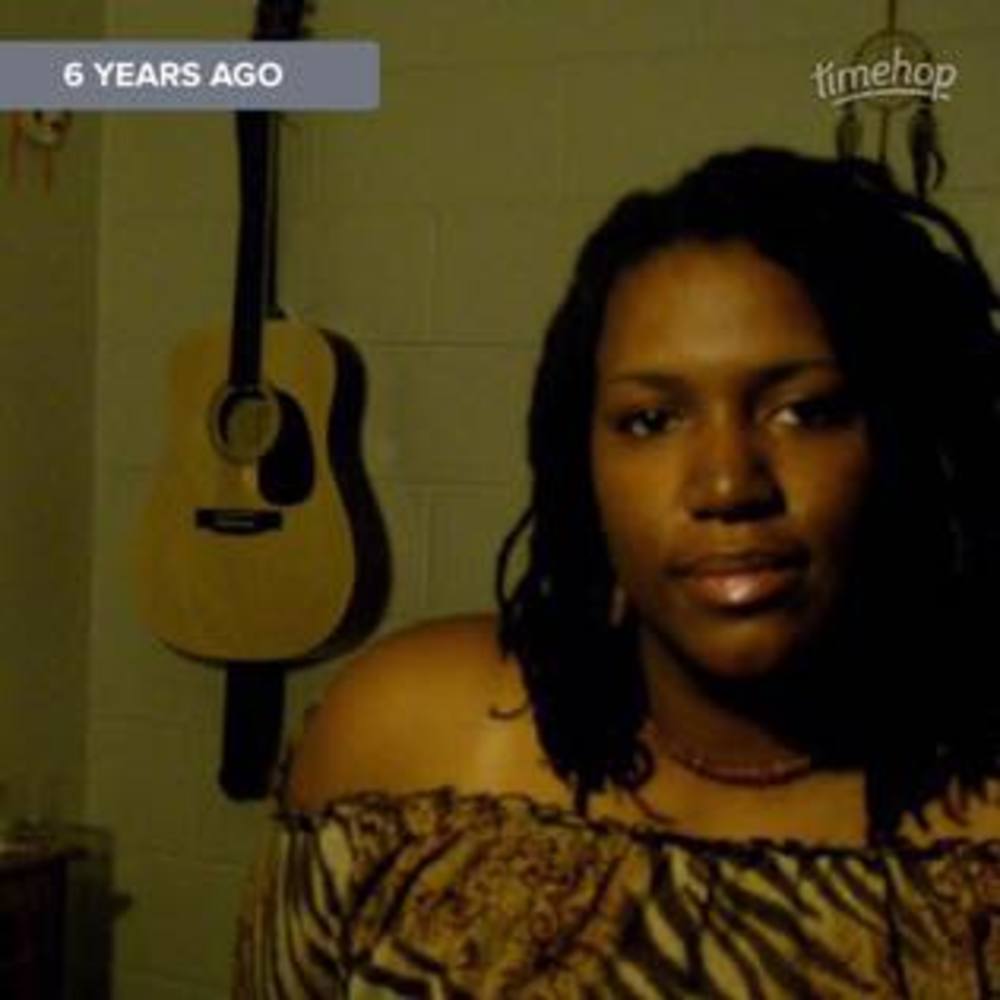 Meet your Posher, Tia