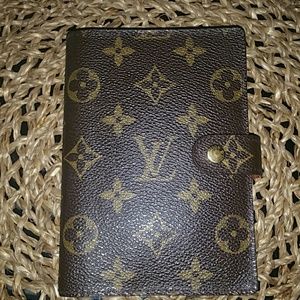 Louis Vuitton PM Agenda