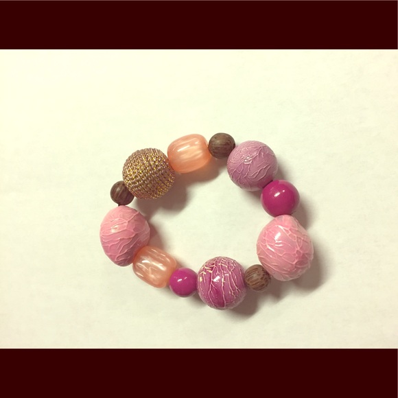 Jewelry - Pink Beaded bracelet