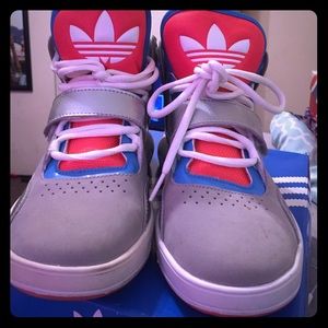 7.5 original Roundhouse W Adidas