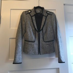 Modern tweed jacket, tailored fit, waist length