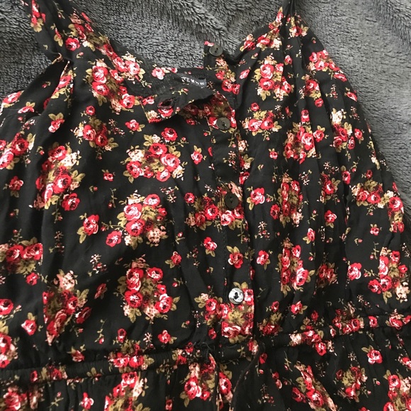 Red floral romper - Picture 2 of 2