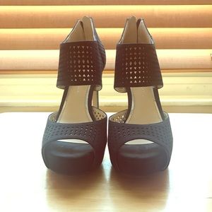 Jessica Simpson Bana platform stilettos - size 6.5