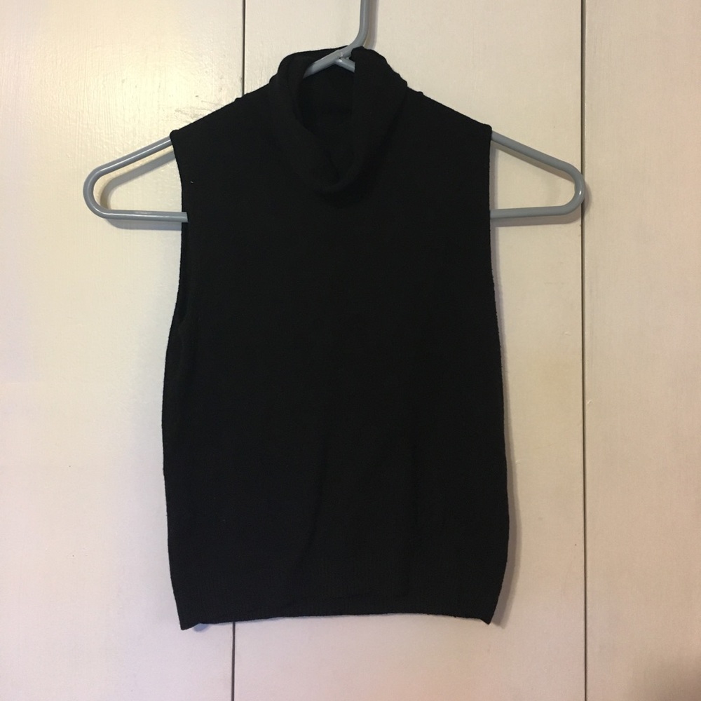 Cute Sleeveless Turtleneck ❤️