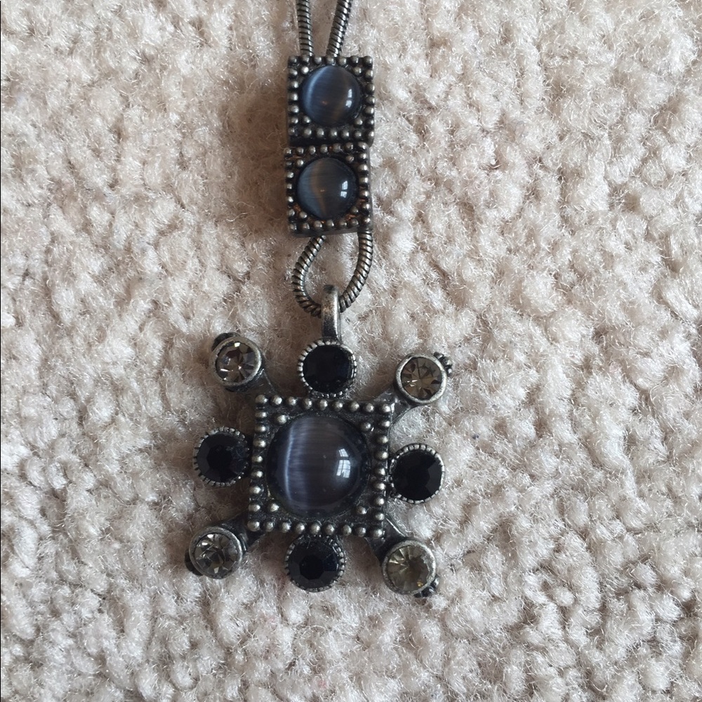 Dainty necklace with black gem pendant