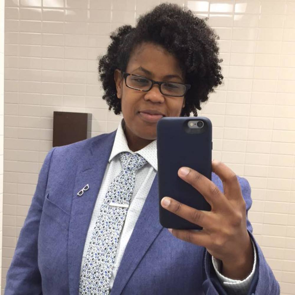 Meet your Posher, Ronia