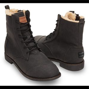 NWT - Toms Black Alpa Boot Size 7