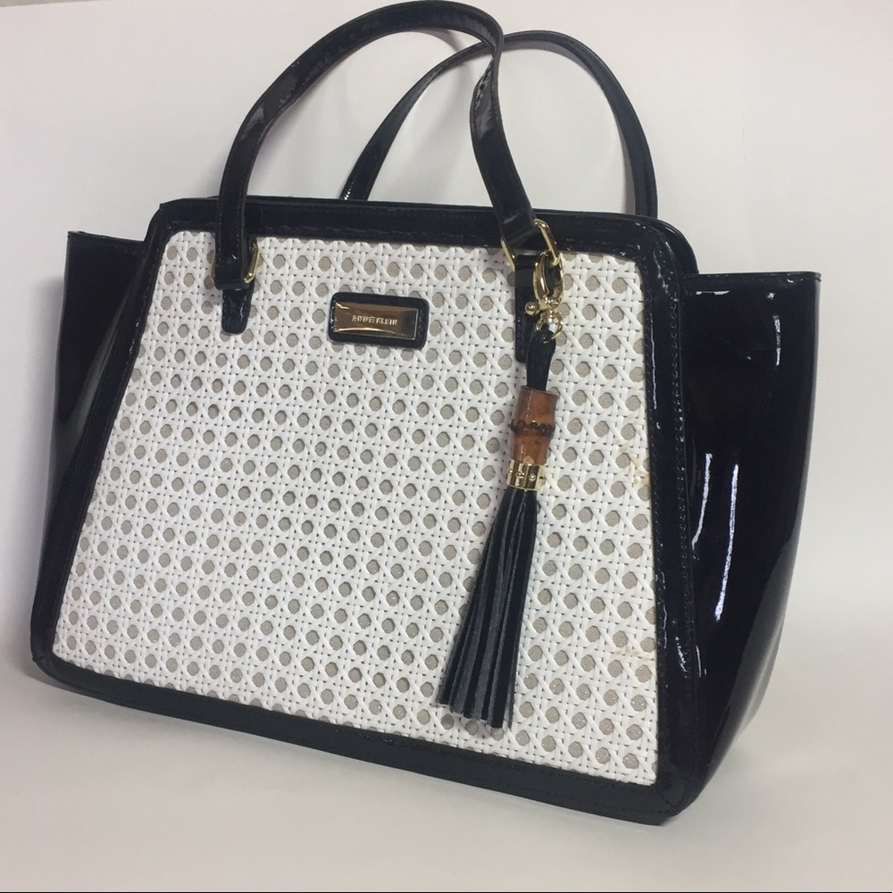 💲⬇️Ann Klein large black and white shoulder purse