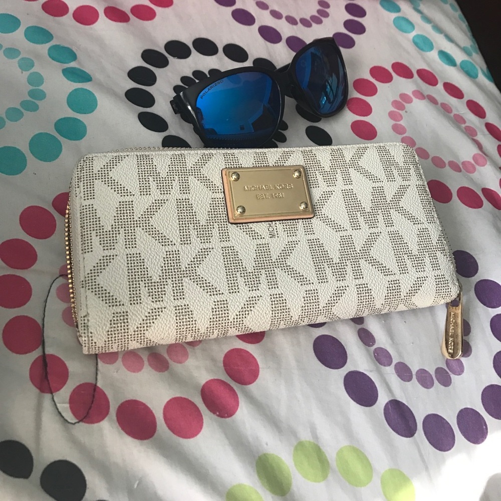 MK authentic wallet