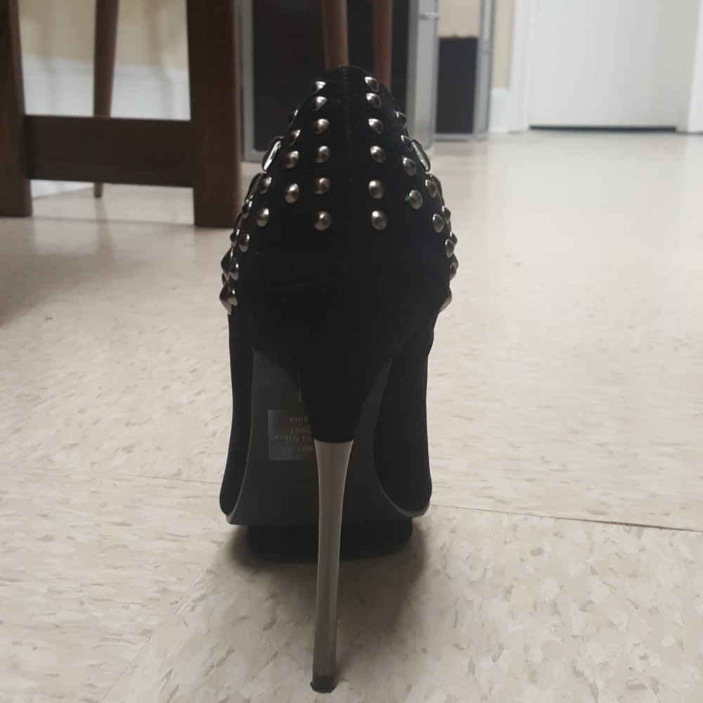 Pumps - Picture 2 of 6