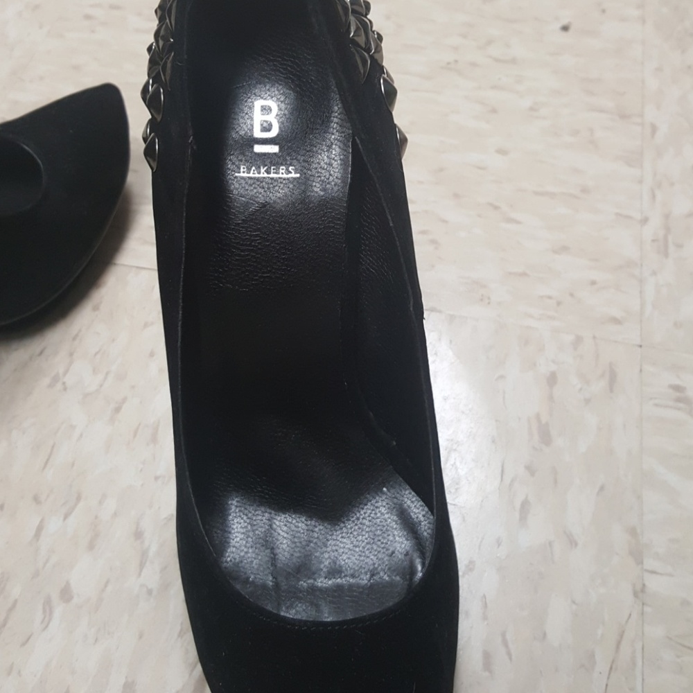 Pumps - Picture 3 of 6
