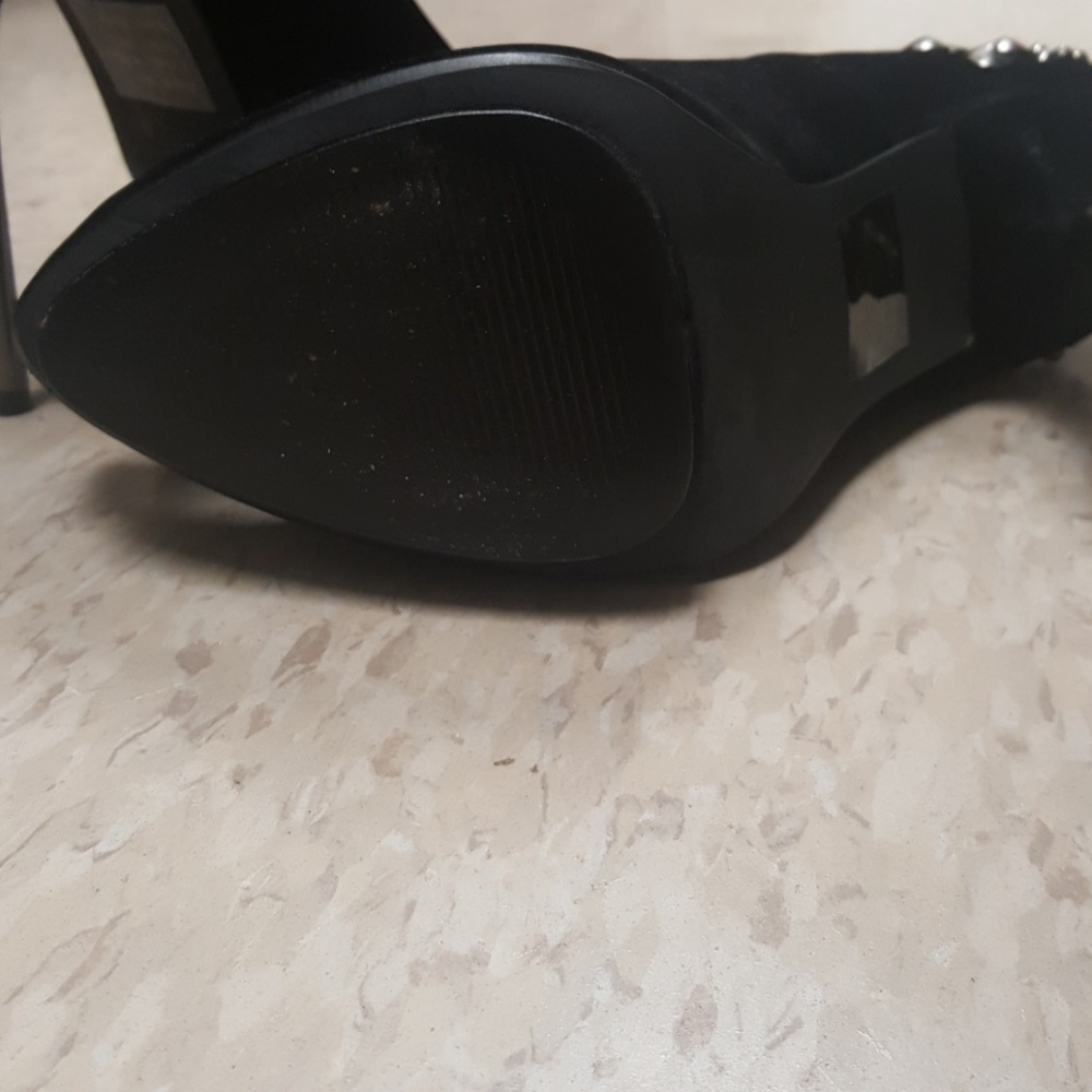 Pumps - Picture 4 of 6