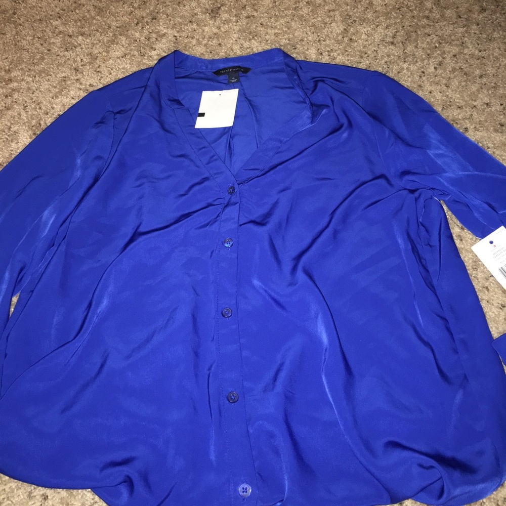 Flattering silky Tommy Hilfiger shirt