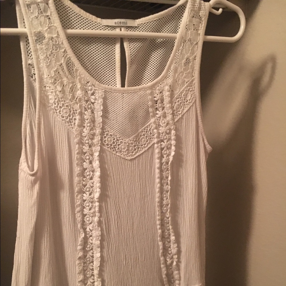 White knitted tank top!