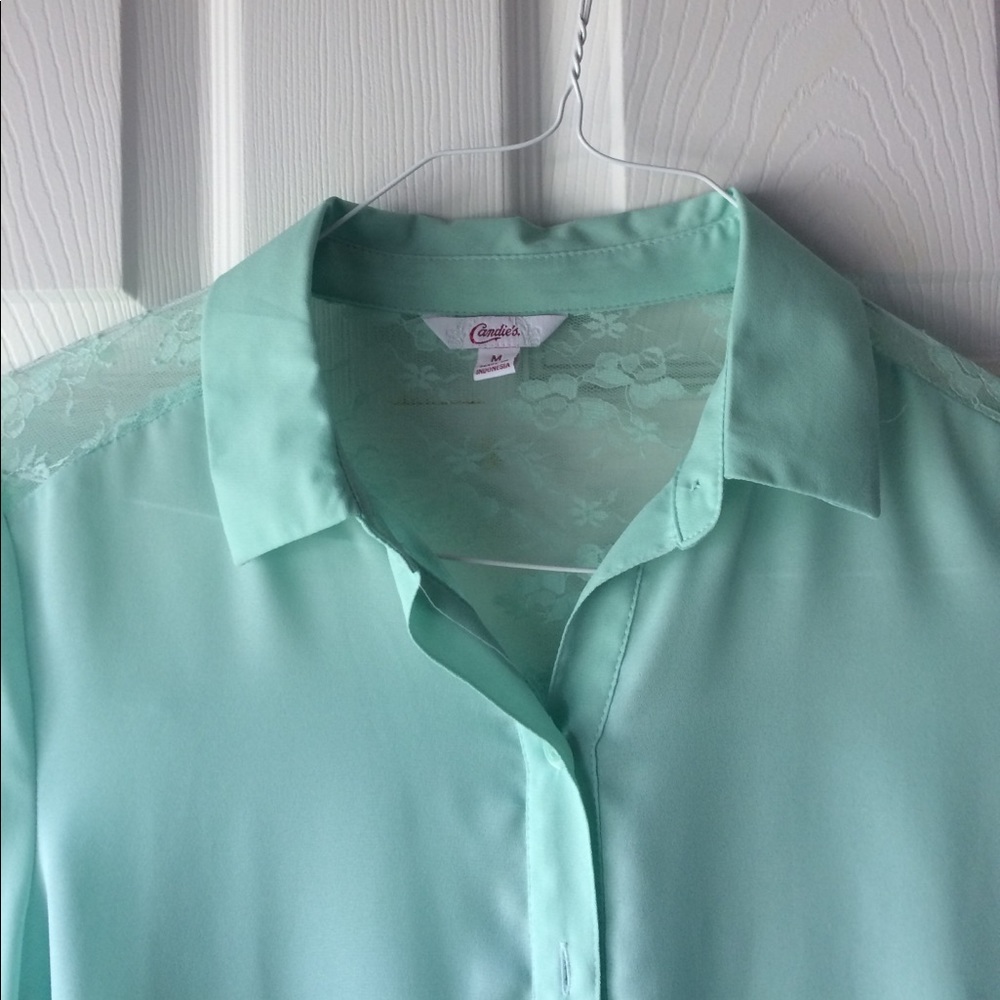 ❌SOLD❌Aquamarine lace blouse - Picture 2 of 5