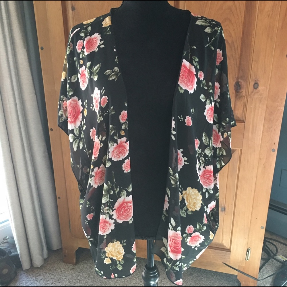 One size sheet kimono with roses. ❤️