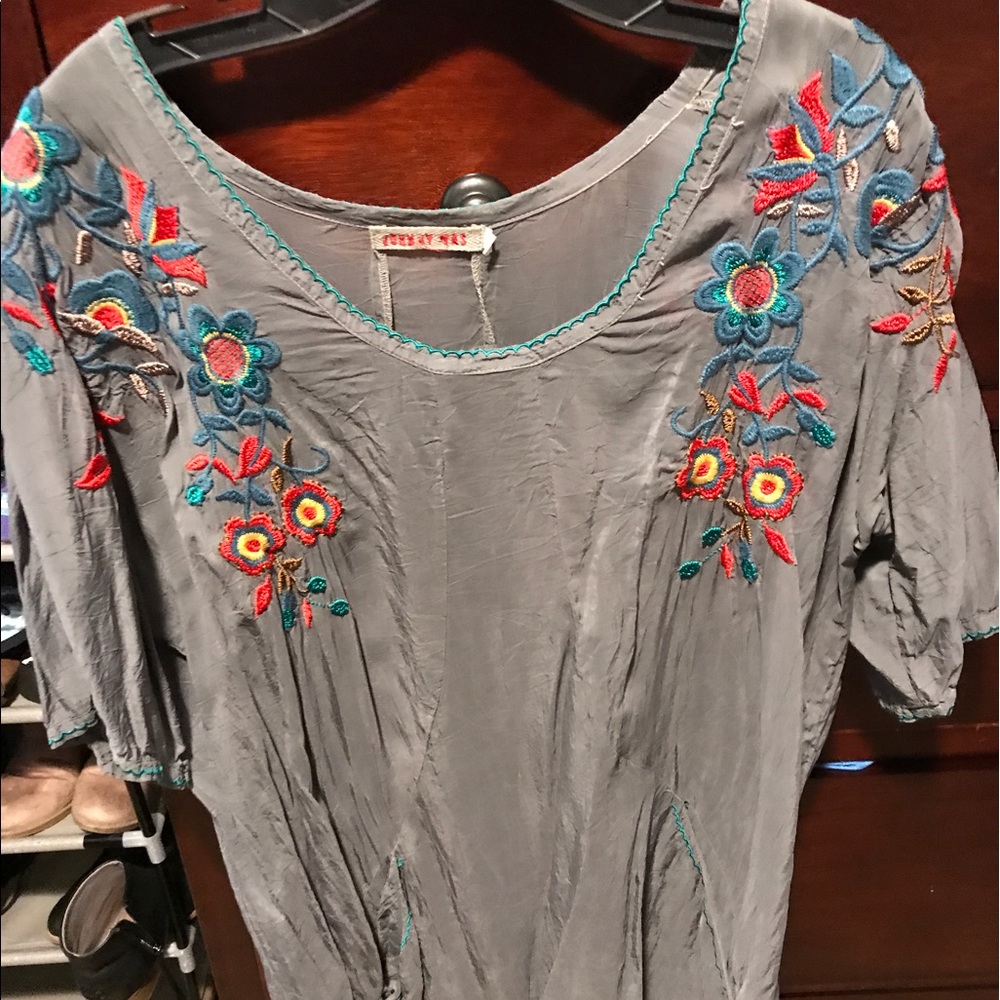 Johnny Was light weight tunic size M
