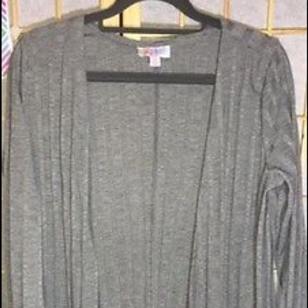 LuLaRoe NWT Size small gray Sarah