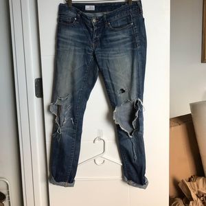 Ripped Gap blue jeans 26/2r
