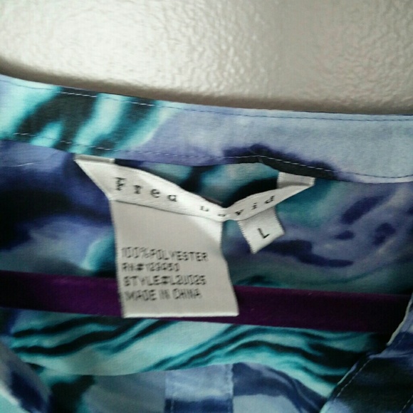 Light and breezy work top - Picture 3 of 3