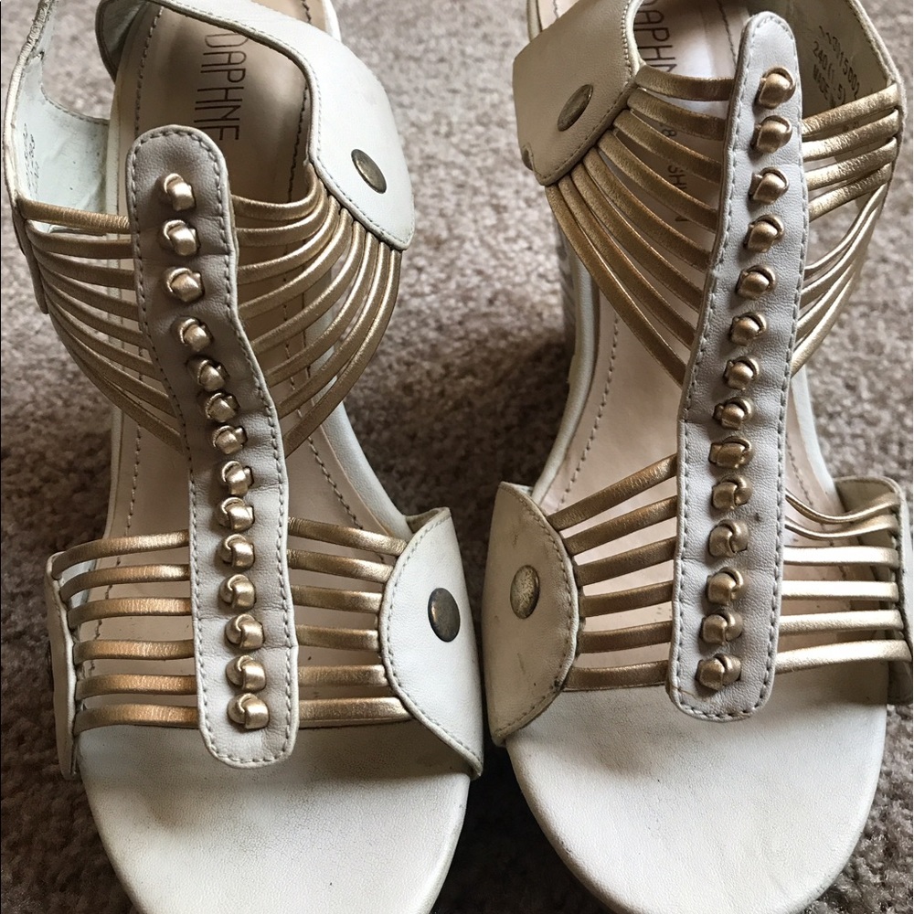 Women's wedge sandal, size 8