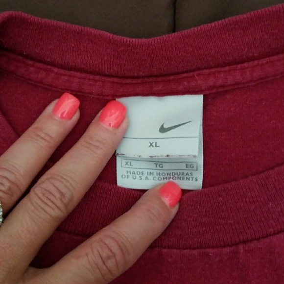 โคSOLD ๐ฃHP 7/17๐ฃ๐ฅโคMENS NIKE TEE SHIRT โค - Picture 3 of 3