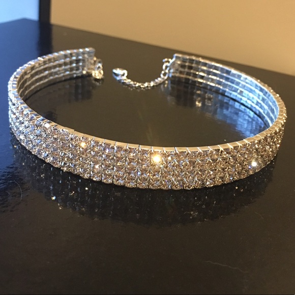 Crystal Rhinestone Collar Necklace - Picture 3 of 3