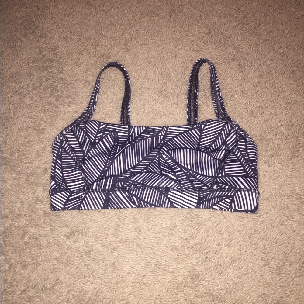 Lululemon sports bra