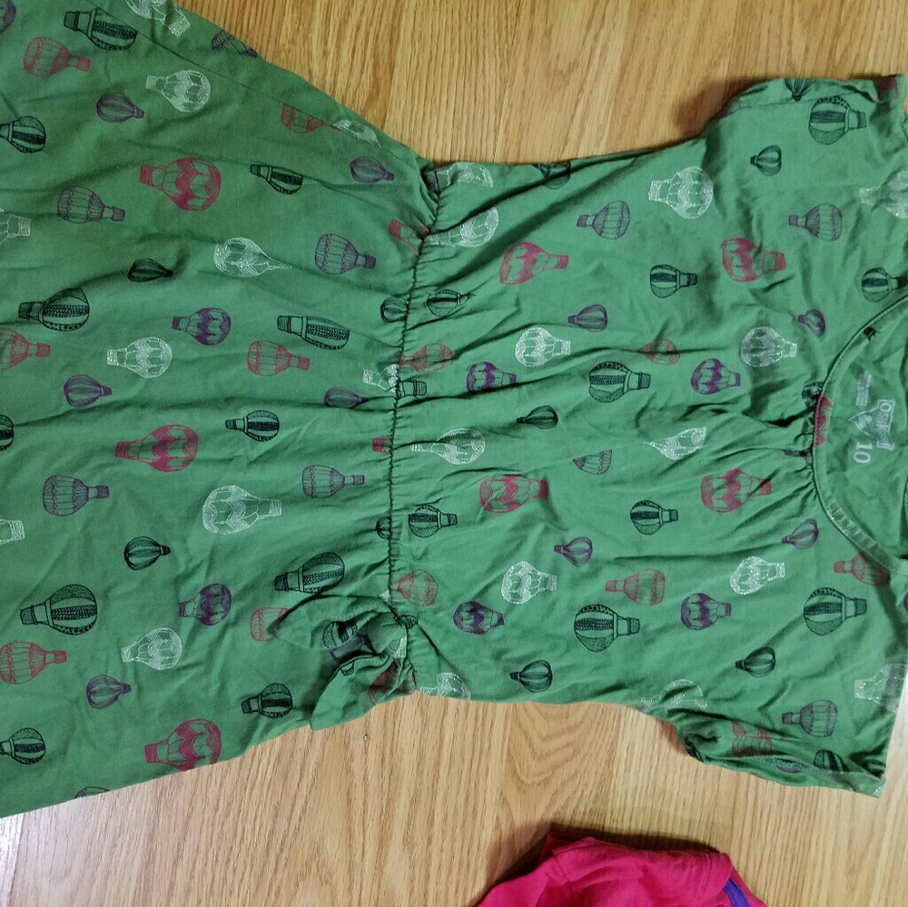 Girl's dress