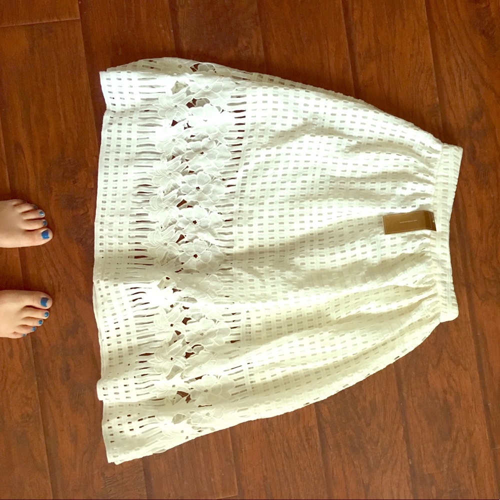 White lace skirt!