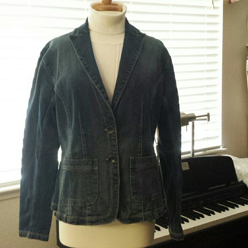 Denim fitted Jacket. XL