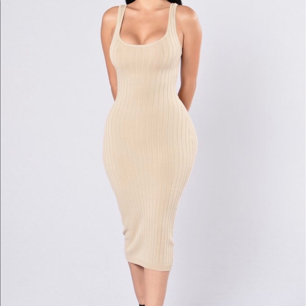Sleeveless fitted mid length knit dress in taupe