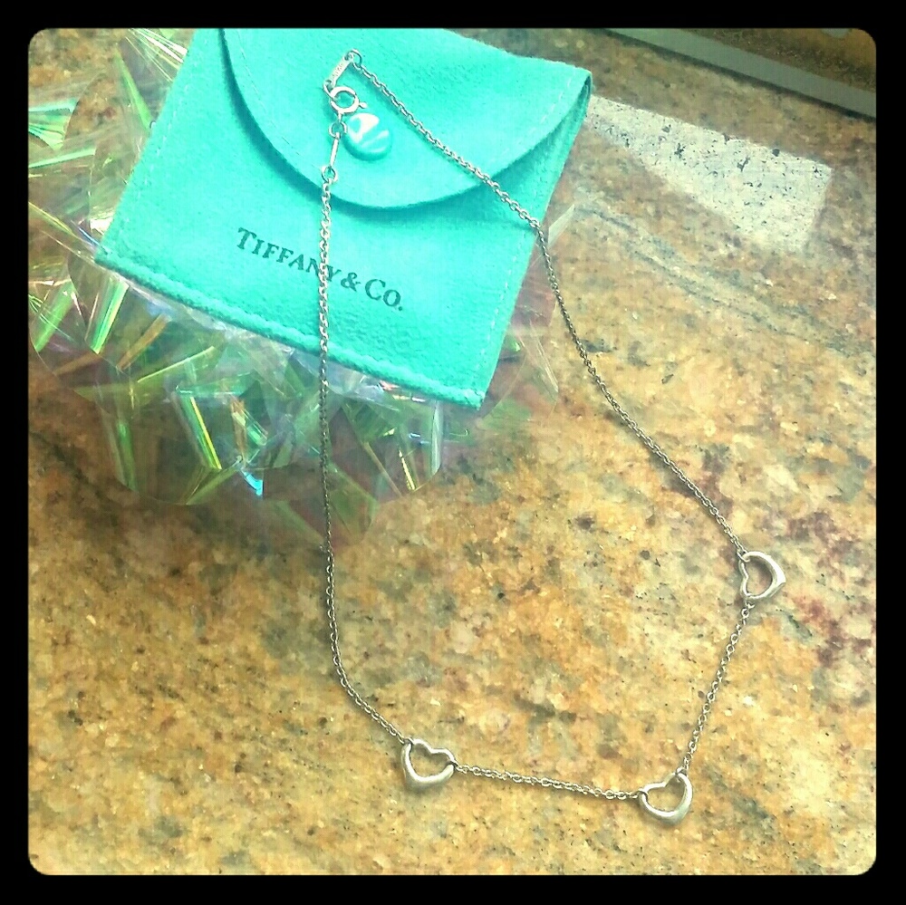 *listed on therealreal***Tiffany & CO Necklace