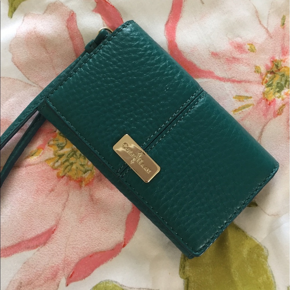 Cole Hann wallet with phone holder pocket - Picture 1 of 4