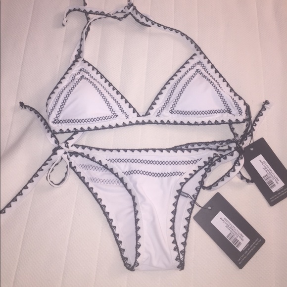 Matching bikini set - Picture 3 of 4