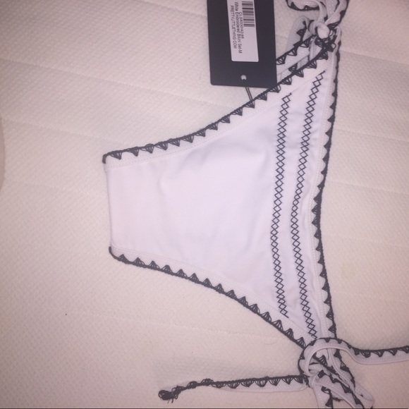 Matching bikini set - Picture 4 of 4