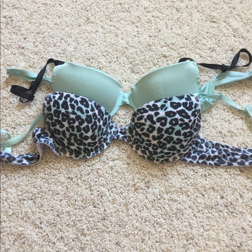 Set of 2 Bras!  Like new!