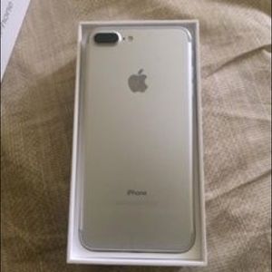 Silver I phone 7 plus (in box)