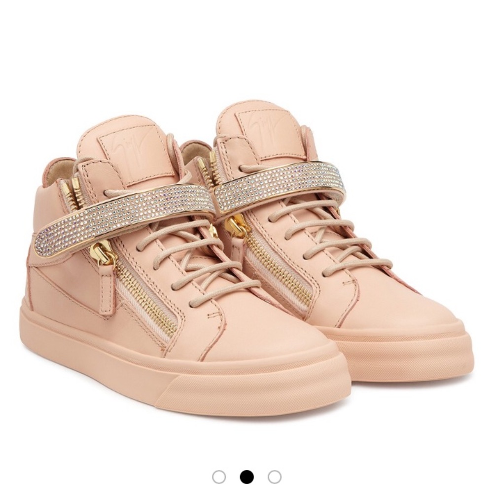 Giuseppe Zanotti Dolly